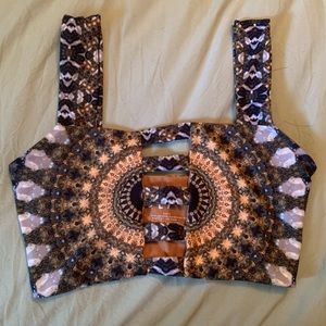 Wolven Threads noor front cut out top